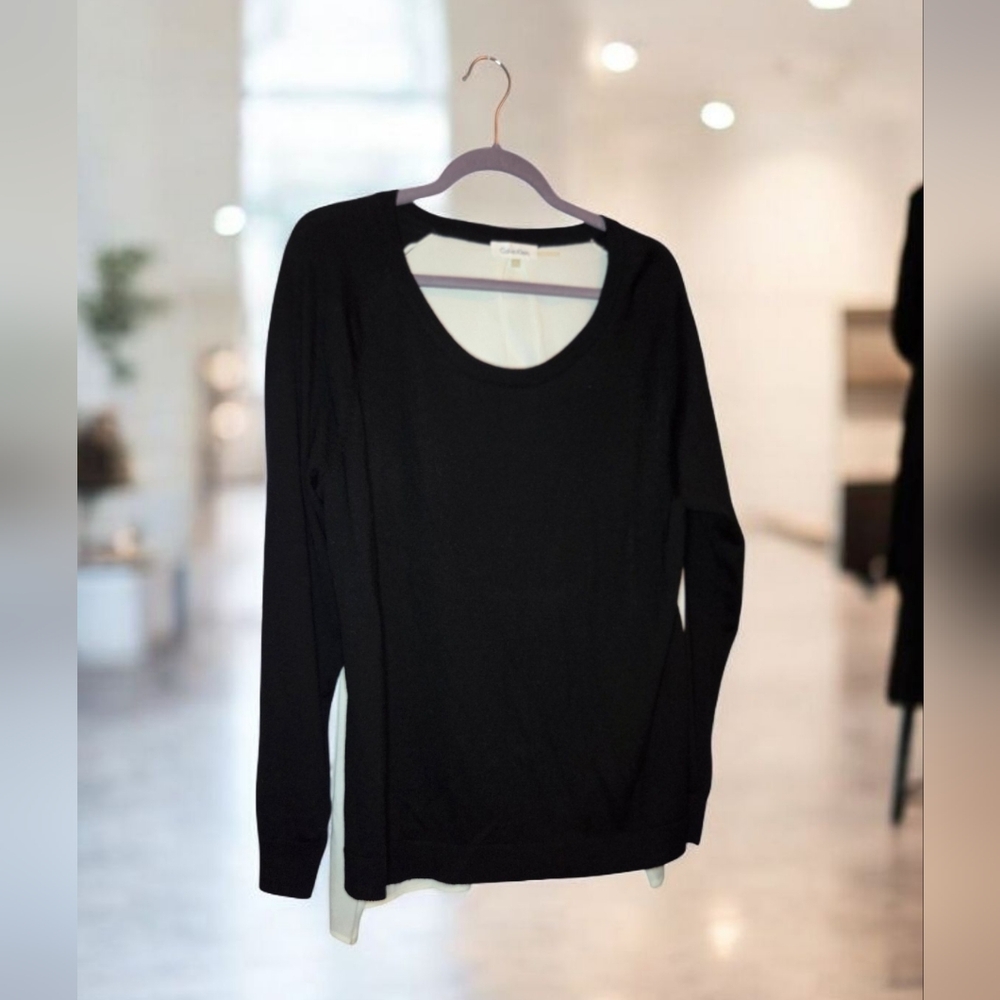 Calvin Klein Black And White Long Sleeve Top, EUC